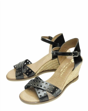 Buckle Lock Women's Dakota Ankle Strap Sandals In Black
