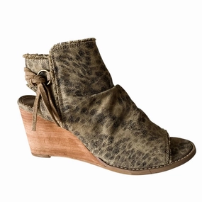 Base Firm Women's Keely Wedge Sandal In Tan