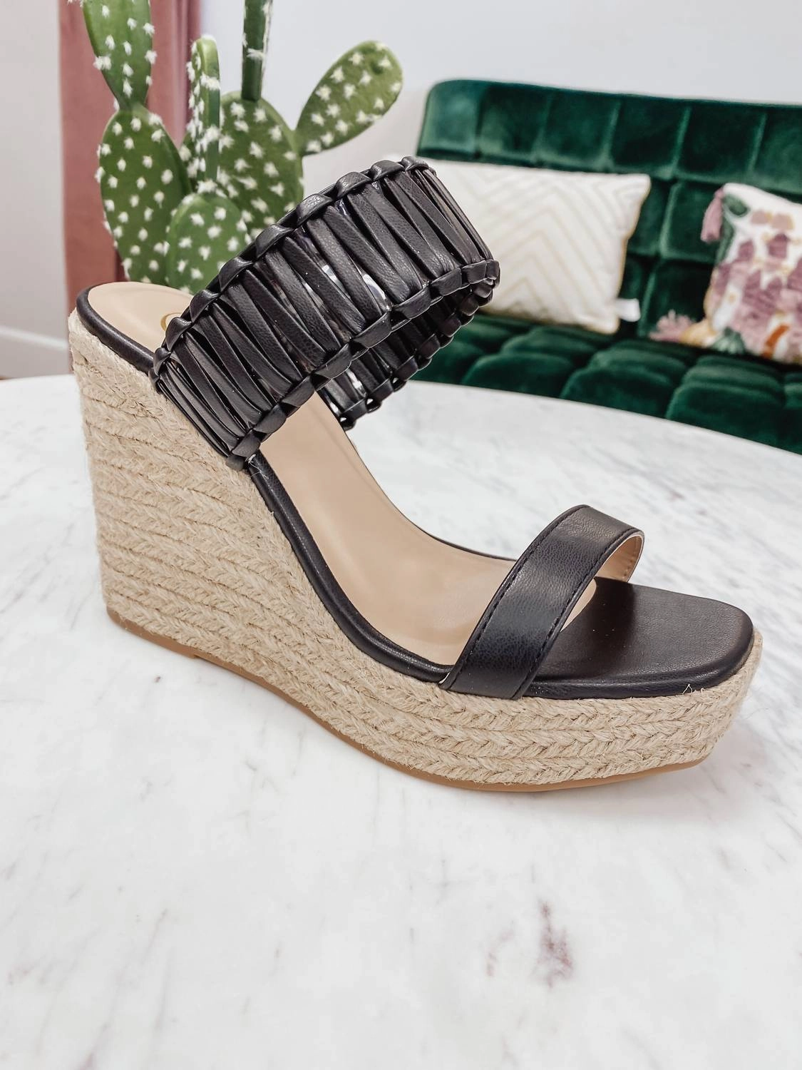 Base Hard Women's Tulum Wedge In Black