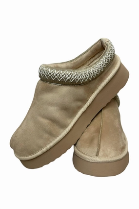 Women's Yndigo Sandals In Beige Heat Proof Sport Sole