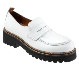 Women's Annie Lugged Loafer - Medium In White Step Calm
