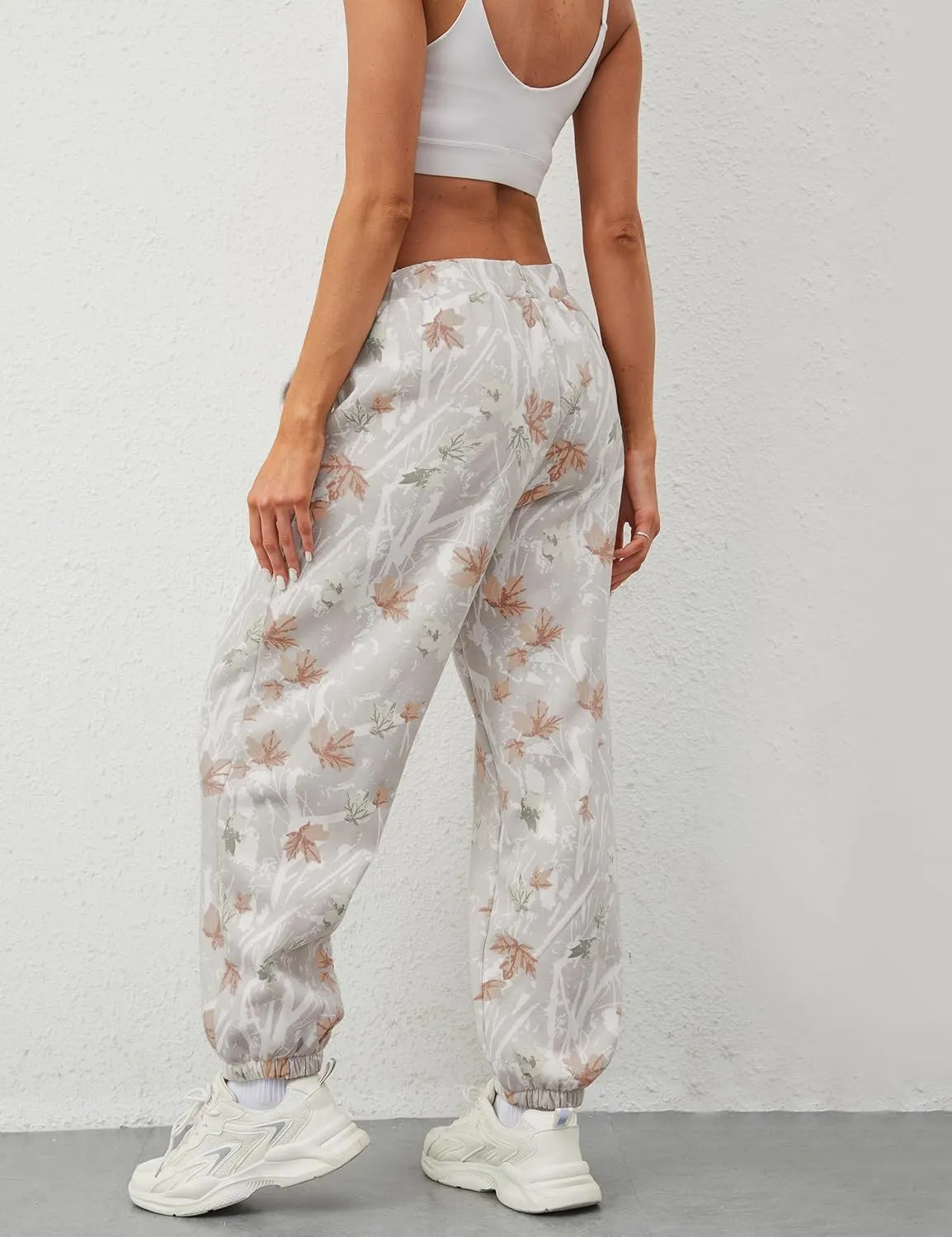 Women's Baggy Fleece Sweatpants Casual High Waisted Joggers Pants Fitted Sweat Pants with Pockets
