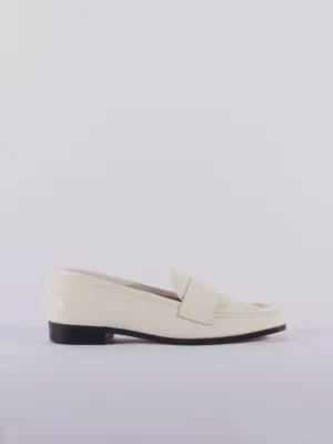 Comfort Cushion Women's Dali Loafer In White
