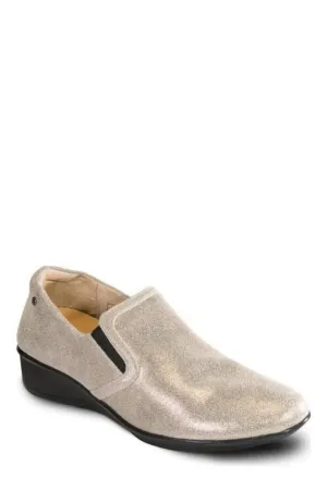 Weekend Pace Fall Mood Women's Jordan Loafer - Wide Width In Gold Wash