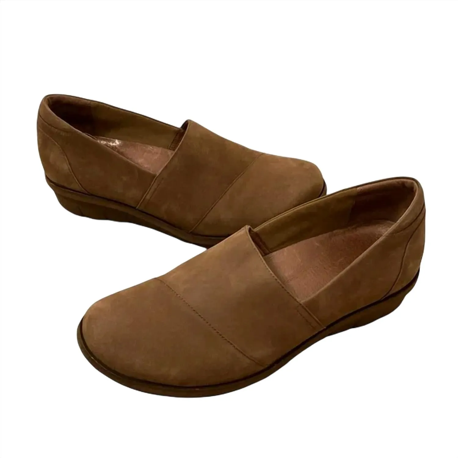 Modern Fit Women's Julia Nubuck Loafer In Walnut