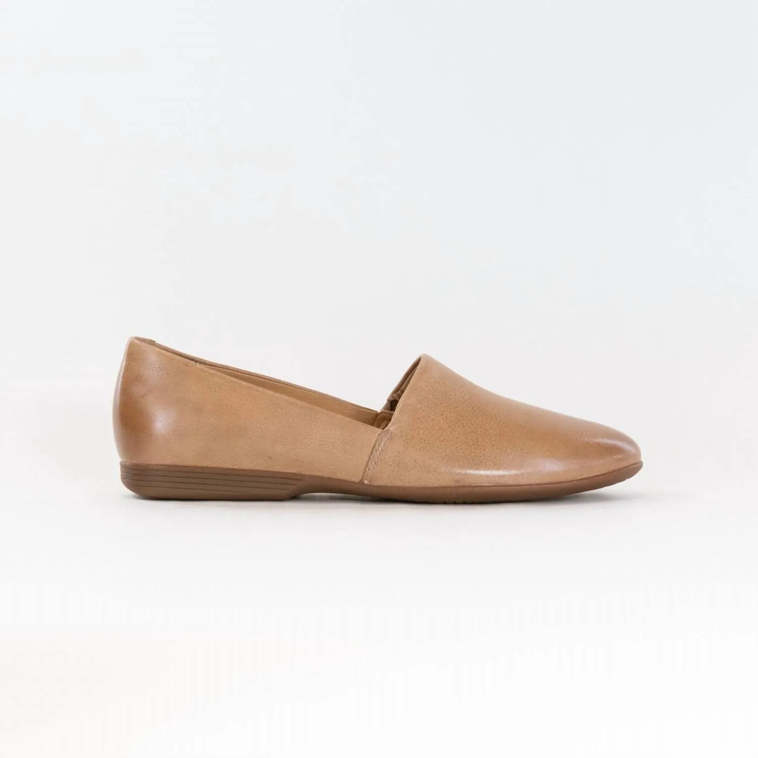 Plus Fit Women's Larisa Flat Loafer In Tan