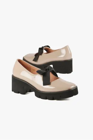 Women's Tap And Lug Loafer In Beige Open Path Lane