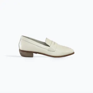 Yasmeen Croc Embossed Loafer In Bone Bold Breeze Patina Effect